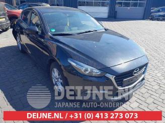 Coche siniestrado Mazda 3 3 (BM/BN), Hatchback, 2013 / 2019 1.5 SkyActiv-D 105 16V 2018