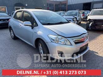 Auto da rottamare Toyota Auris Auris (E15), Hatchback, 2006 / 2012 1.8 16V HSD Full Hybrid 2010/10