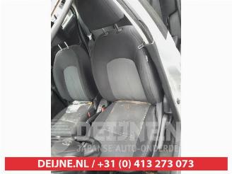 Nissan Micra Micra (K13), Hatchback, 2010 / 2016 1.2 12V DIG-S picture 15