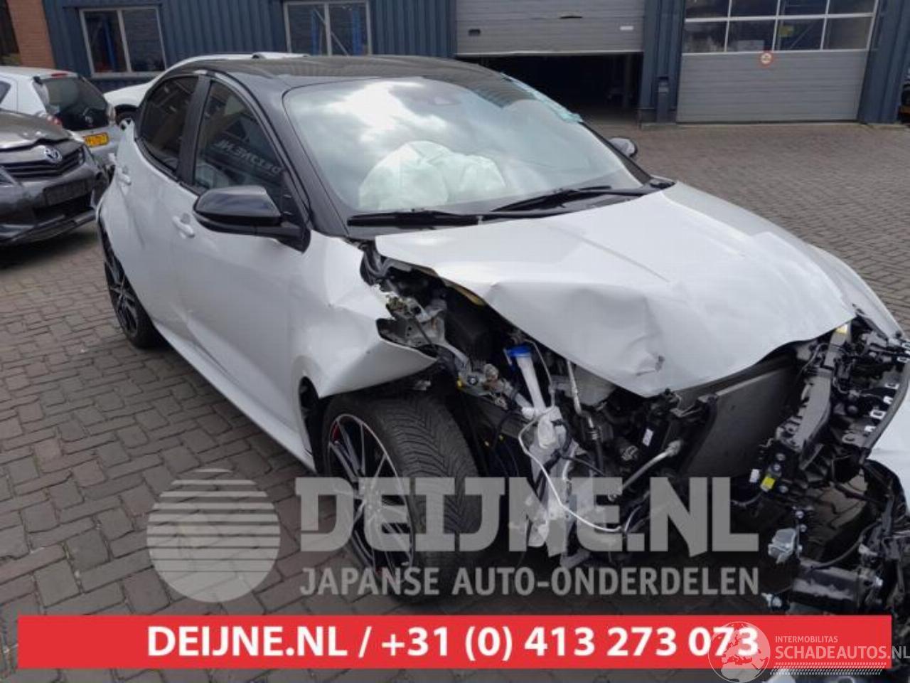 Toyota Yaris Yaris IV (P21/PA1/PH1), Hatchback, 2020 1.5 12V Hybrid 115