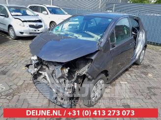 Toyota Yaris Yaris III (P13), Hatchback, 2010 / 2020 1.0 12V VVT-i picture 3