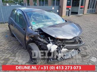 uszkodzony samochody osobowe Toyota Yaris Yaris III (P13), Hatchback, 2010 / 2020 1.0 12V VVT-i 2012/3