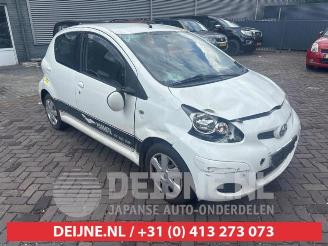 Vaurioauto  passenger cars Toyota Aygo Aygo (B10), Hatchback, 2005 / 2014 1.0 12V VVT-i 2010/8