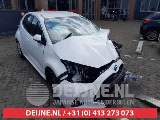 Coche accidentado Toyota Yaris Yaris IV (P21/PA1/PH1), Hatchback, 2020 1.5 12V Hybrid 115 2021/7
