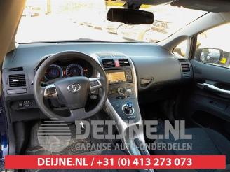 Toyota Auris Auris (E15), Hatchback, 2006 / 2012 1.8 16V HSD Full Hybrid picture 17