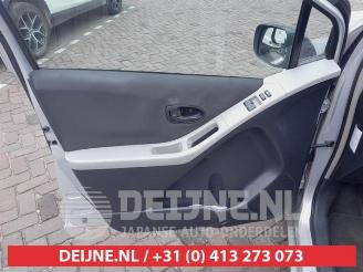 Toyota Yaris Yaris II (P9), Hatchback, 2005 / 2014 1.0 12V VVT-i picture 9