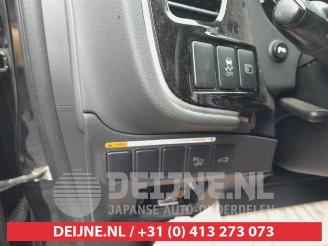 Mitsubishi Outlander Outlander (GF/GG), SUV, 2012 / 2022 2.0 16V PHEV 4x4 picture 9