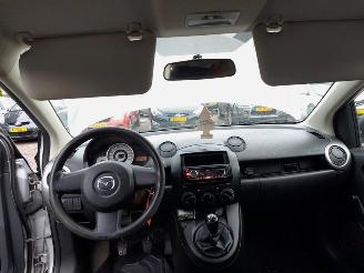 Mazda 2  picture 19