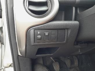 Mazda 2  picture 12