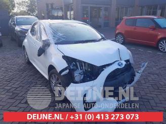 Coche accidentado Toyota Yaris Yaris IV (P21/PA1/PH1), Hatchback, 2020 1.5 12V Hybrid 115 2023