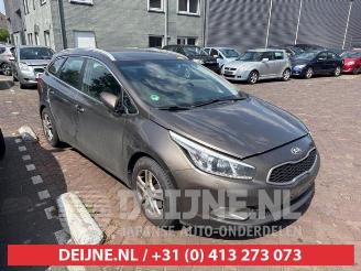 Salvage car Kia Cee d Cee'd Sportswagon (JDC5), Combi, 2012 / 2018 1.6 CRDi 16V VGT 2013/3