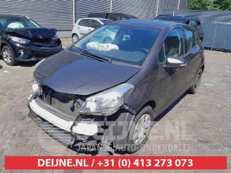 Toyota Yaris Yaris III (P13), Hatchback, 2010 / 2020 1.0 12V VVT-i picture 3