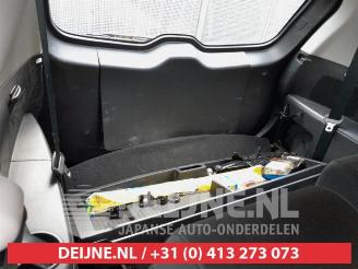 Mazda 5 5 (CR19), MPV, 2004 / 2010 2.0 CiDT 16V High Power picture 14