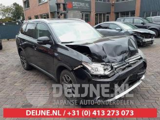 Coche siniestrado Mitsubishi Outlander Outlander (GF/GG), SUV, 2012 / 2022 2.0 16V PHEV 4x4 2015/6