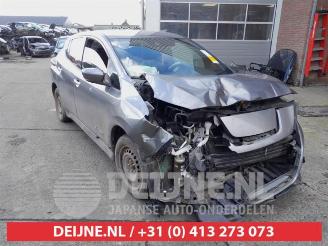Vrakbiler auto Nissan Leaf Leaf (ZE1), Hatchback, 2017 39/40kWh 2019