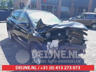 Vrakbiler auto Hyundai Tucson Tucson (TL), SUV, 2015 1.7 CRDi 16V 2WD 2016