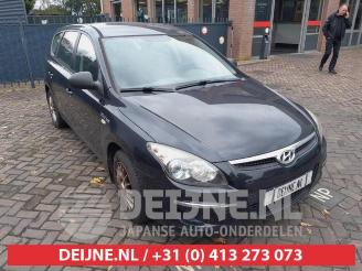 damaged scooters Hyundai I-30 i30 Crosswagon (WWH), Combi, 2007 / 2012 1.4 CVVT 16V 2010/8