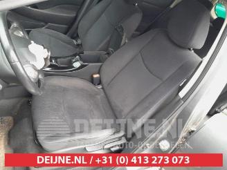 Nissan Leaf Leaf (ZE0), Hatchback, 2010 / 2017 Leaf picture 15