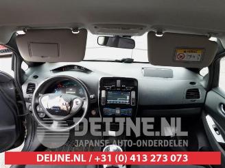 Nissan Leaf Leaf (ZE0), Hatchback, 2010 / 2017 Leaf picture 17