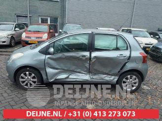 Toyota Yaris Yaris II (P9), Hatchback, 2005 / 2014 1.3 16V VVT-i picture 4