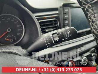 Kia Rio Rio IV (YB), Hatchback, 2017 1.0i T-GDi 100 12V picture 9