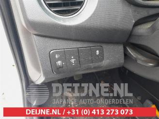Hyundai I-10 i10 (B5), Hatchback, 2013 / 2019 1.0 12V picture 14