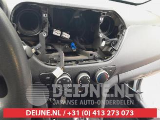 Hyundai I-10 i10 (B5), Hatchback, 2013 / 2019 1.0 12V picture 16
