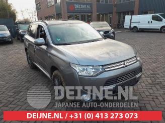 Sloopauto Mitsubishi Outlander Outlander (GF/GG), SUV, 2012 / 2022 2.0 16V PHEV 4x4 2013/12