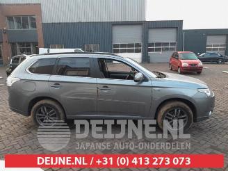 Mitsubishi Outlander Outlander (GF/GG), SUV, 2012 / 2022 2.0 16V PHEV 4x4 picture 8