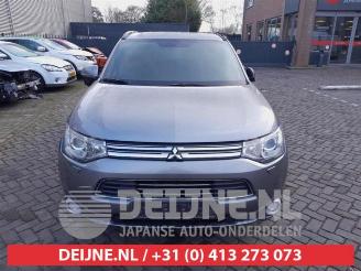 Mitsubishi Outlander Outlander (GF/GG), SUV, 2012 / 2022 2.0 16V PHEV 4x4 picture 2