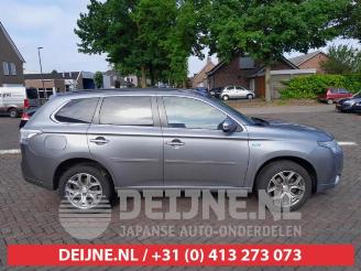 Mitsubishi Outlander Outlander (GF/GG), SUV, 2012 / 2022 2.0 16V PHEV 4x4 picture 8