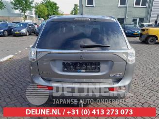 Mitsubishi Outlander Outlander (GF/GG), SUV, 2012 / 2022 2.0 16V PHEV 4x4 picture 6