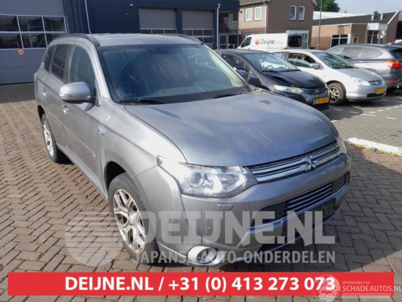Mitsubishi Outlander Outlander (GF/GG), SUV, 2012 / 2022 2.0 16V PHEV 4x4