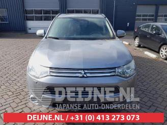 Mitsubishi Outlander Outlander (GF/GG), SUV, 2012 / 2022 2.0 16V PHEV 4x4 picture 2