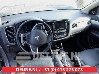 Mitsubishi Outlander Outlander (GF/GG), SUV, 2012 / 2022 2.0 16V PHEV 4x4 picture 22