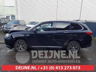 Mitsubishi Outlander Outlander (GF/GG), SUV, 2012 / 2022 2.0 16V PHEV 4x4 picture 4
