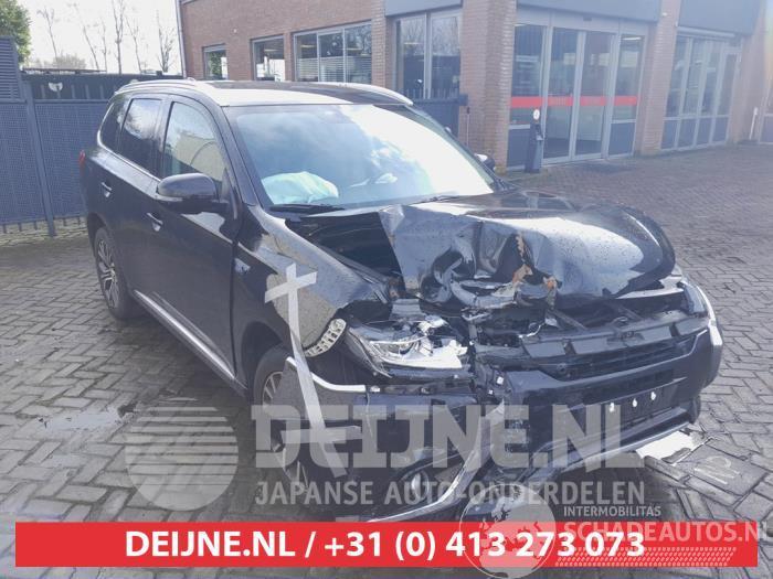 Mitsubishi Outlander Outlander (GF/GG), SUV, 2012 / 2022 2.0 16V PHEV 4x4