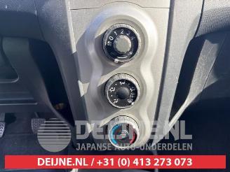 Toyota Yaris Yaris II (P9), Hatchback, 2005 / 2014 1.0 12V VVT-i picture 12