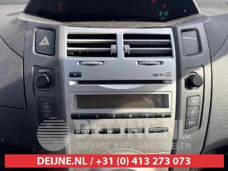 Toyota Yaris Yaris II (P9), Hatchback, 2005 / 2014 1.0 12V VVT-i picture 11