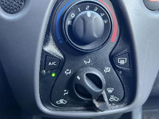 Toyota Aygo X-Play ** GEEN SCHADE** picture 13