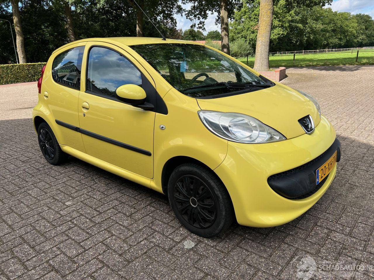 Peugeot 107 xs 5-drs airco