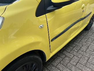 Peugeot 107 xs 5-drs airco picture 8
