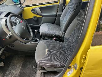 Peugeot 107 xs 5-drs airco picture 13