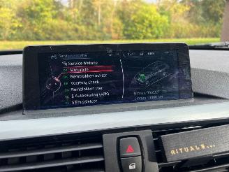 BMW 3-serie 320i Executive Sport Aut. picture 14