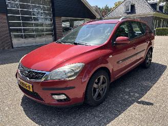 skadebil auto Kia Ceed 1.6 crdi Spory Wagon X-ecutive 2010/12