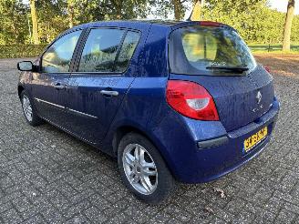 Renault Clio 1.4 16v Dynamique Line picture 3