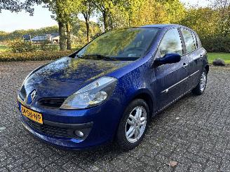 Voiture accidenté Renault Clio 1.4 16v Dynamique Line 2006/3