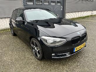 BMW 1-serie 118i AUTOMAAT / CLIMA / NAVI / CRUISE / PDC picture 3