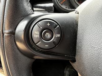 Mini Cooper 1.5i NAVI / CRUISE / PDC picture 10