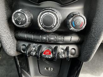 Mini Cooper 1.5i NAVI / CRUISE / PDC picture 9